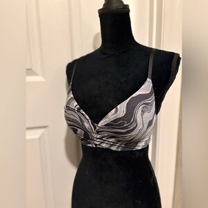 PINK Victoria's Secret Wireless Push Up Bra Swirly